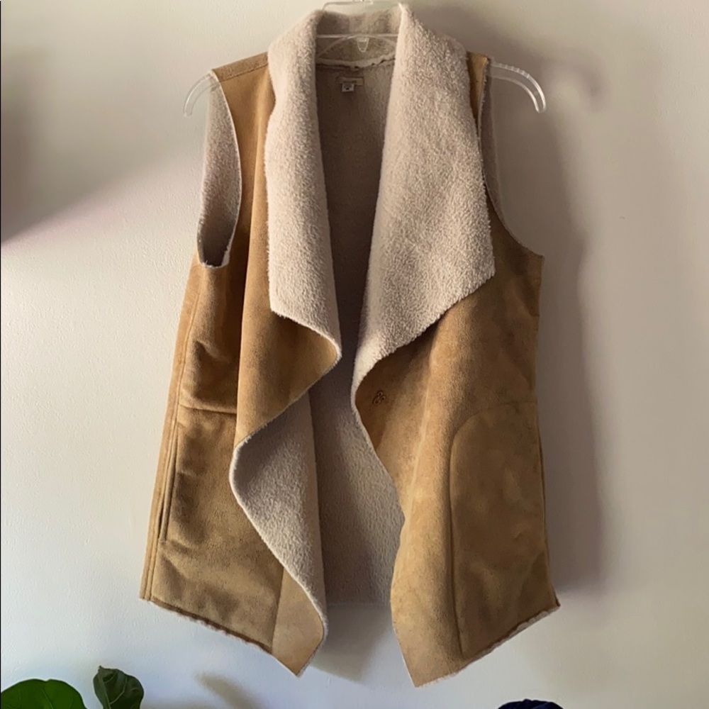 Ecote camel Sherpa vest